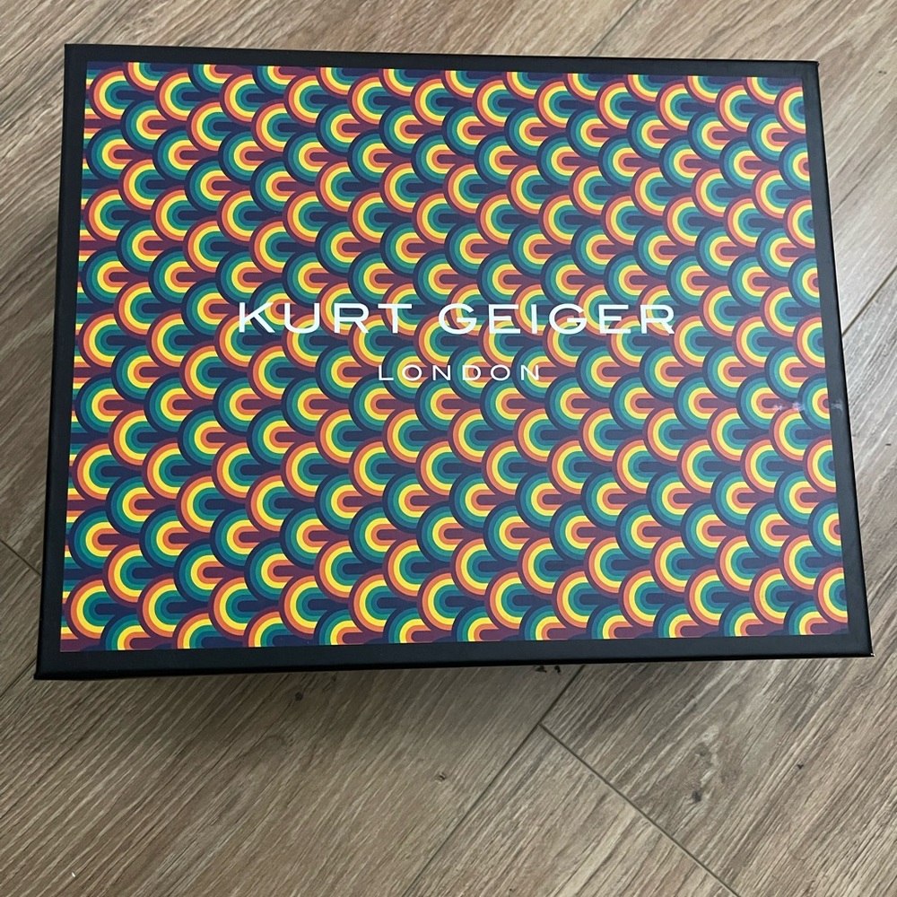 Kurt Geiger Laney Bow Sneaker Size 7 Woman